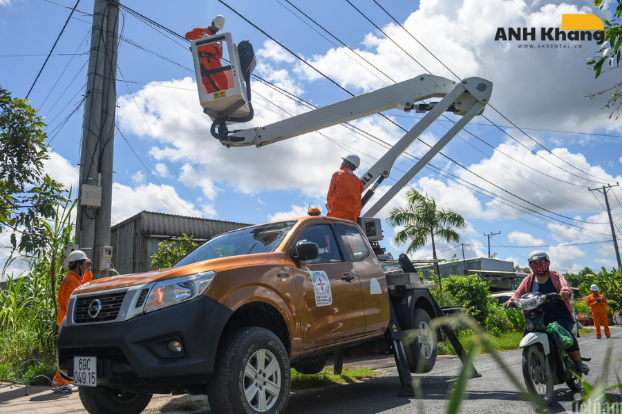 xe nâng người sửa chữa điện là gì