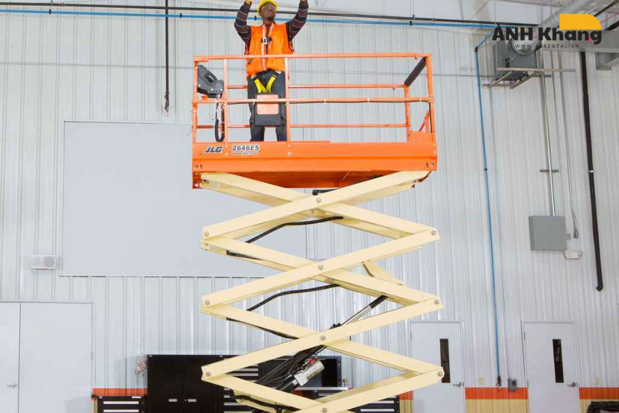 xe nâng người JLG 2646ES