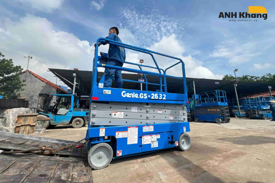 xe nâng người GS 2632