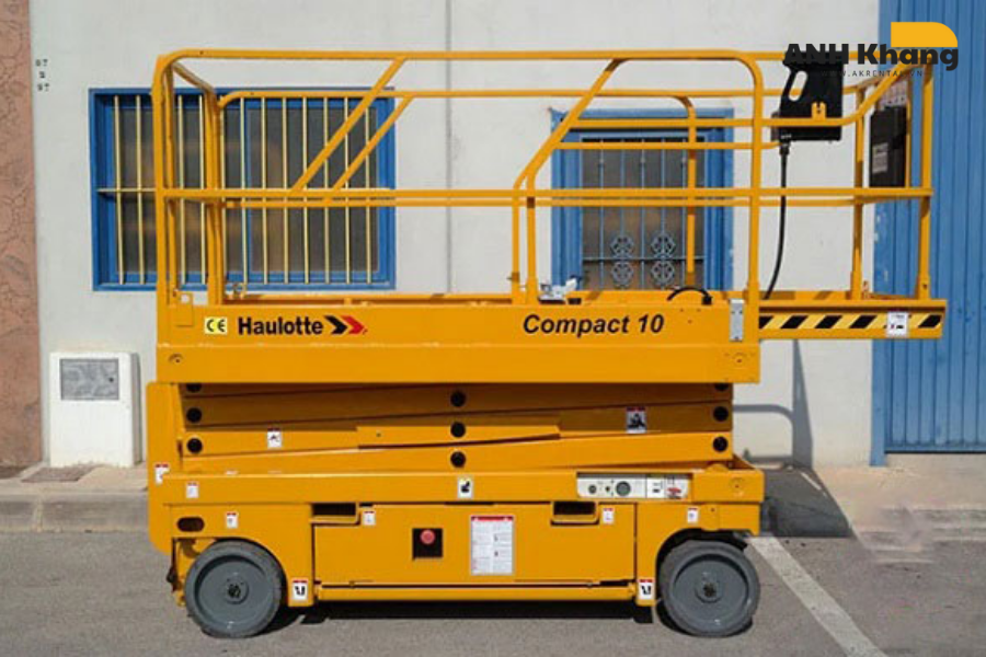Xe nâng người Haulotte Compact 10