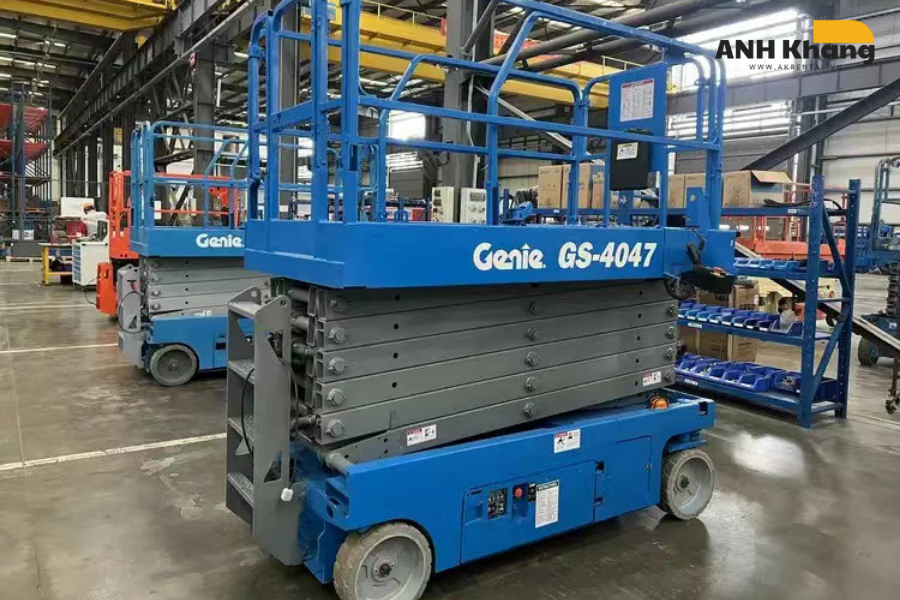 xe nâng người lên cao