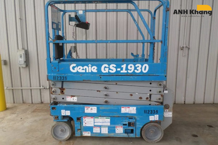  xe nâng người cắt kéo cũ