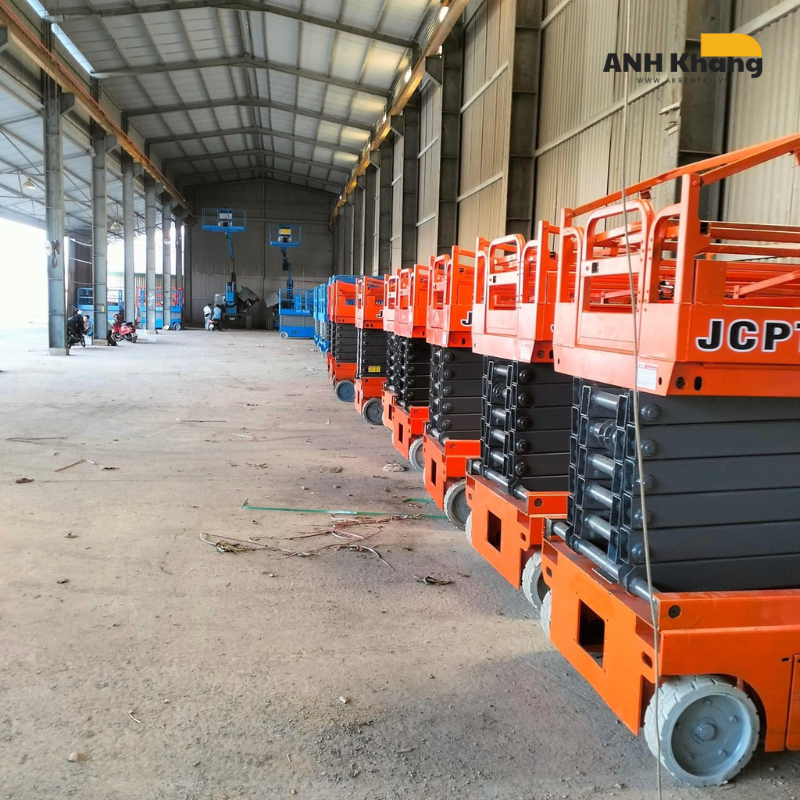 xe nâng người tại kho AK Rental