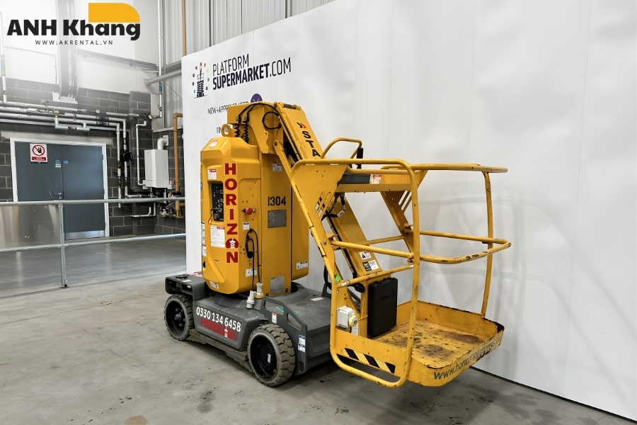 xe haulotte star 10 thiet ke nho gon khung nang linh hoat Xe nâng người làm việc