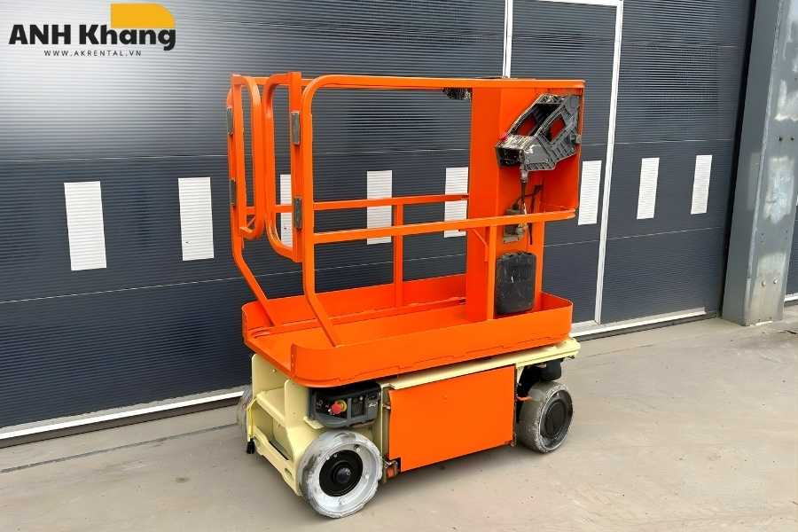 xe nang nguoi jlg 1230es nho gon van hanh linh hoat Xe nâng người JLG 1230ES thi công
