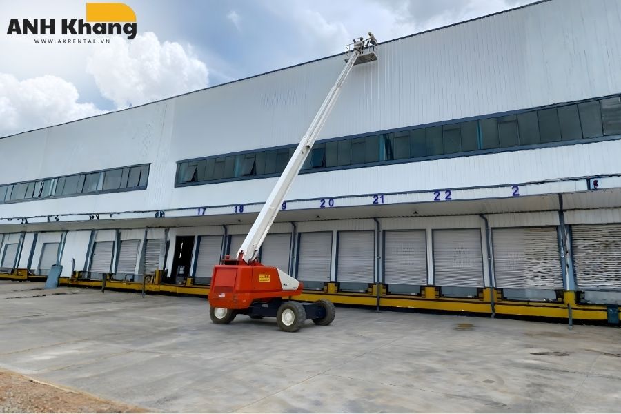 xe nang nguoi thang dung duoc su dung pho bien cho cong viec o tren cao thiết bị xe nâng người thẳng đứng