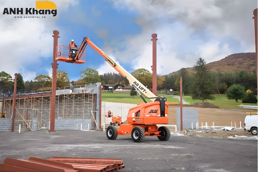 xe nang boom lift jlg 600aj voi can vuon xa ho tro thi cong hieu qua xe nâng boom lift JLG