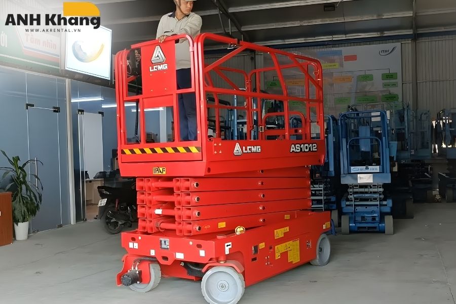 xe nang nguoi 12m lgmg as 3246 on dinh chat luong gia canh tranh e nâng người 12m LGMG AS-3246