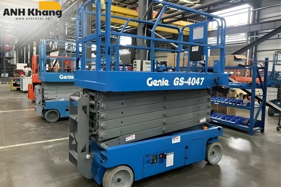 xe nang nguoi lam viec tren cao cho cong trinh xay dung xe nâng người lên ca