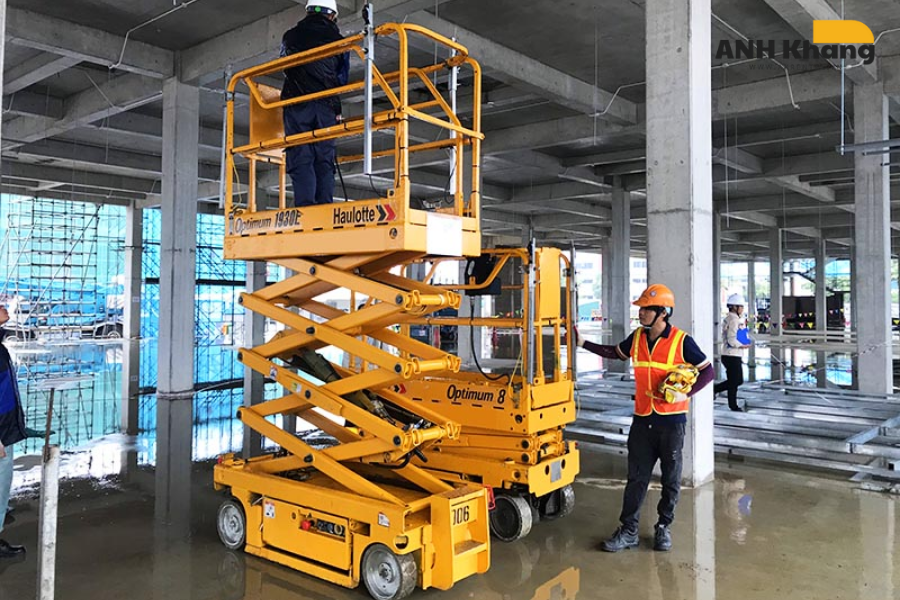 xe nâng người 11m ứng dụng