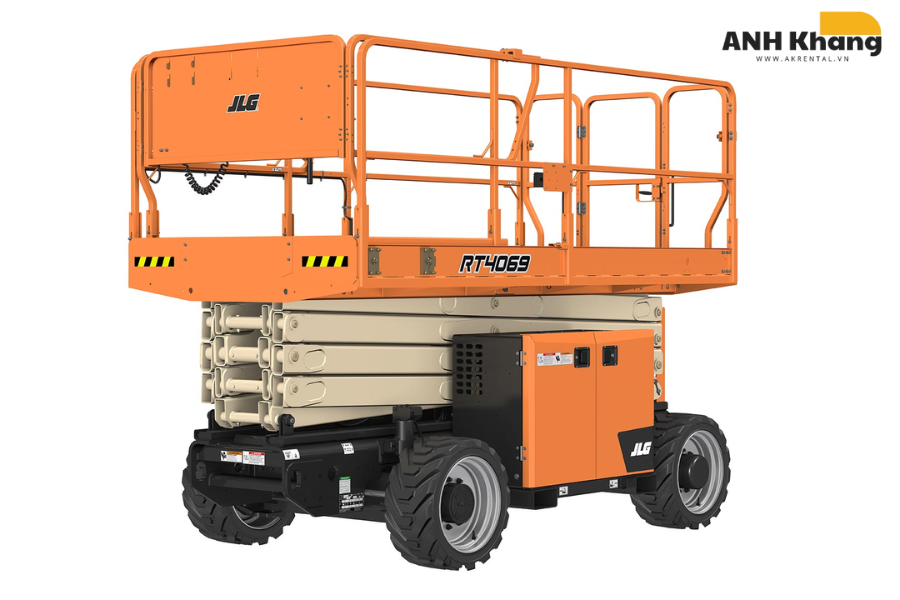 42 xe nâng người JLG cắt kéo