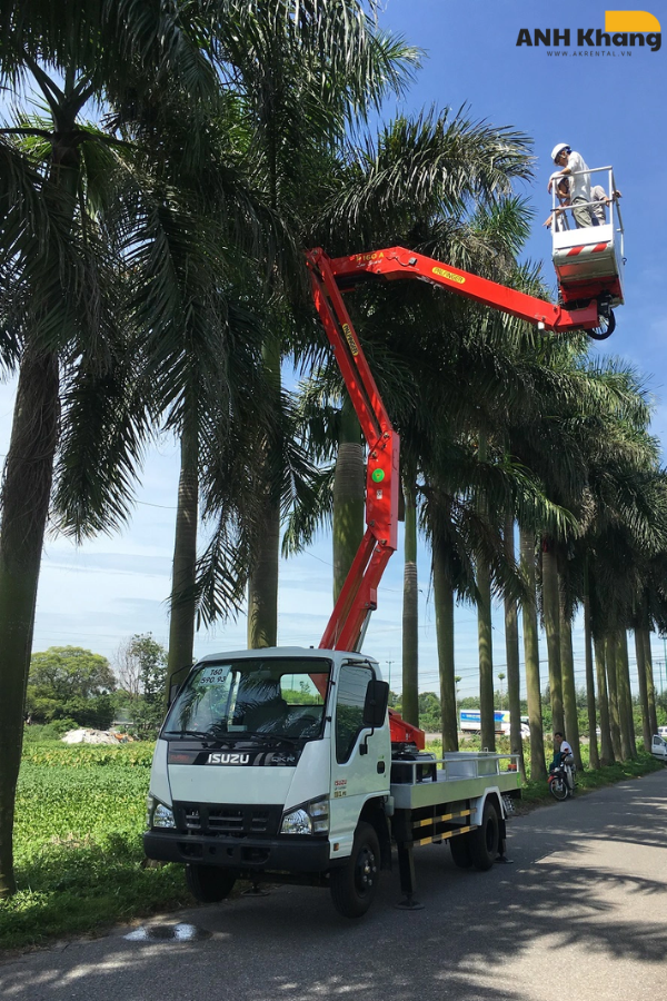 Thang nâng người làm việc trên cao