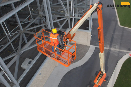 xe nâng người JLG tính năng