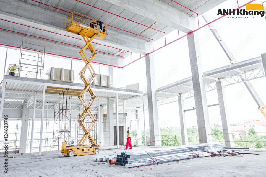Xe nâng người tự hành an toàn