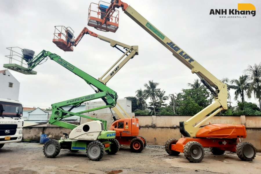  Xe cẩu nâng người chạy điện êm ái