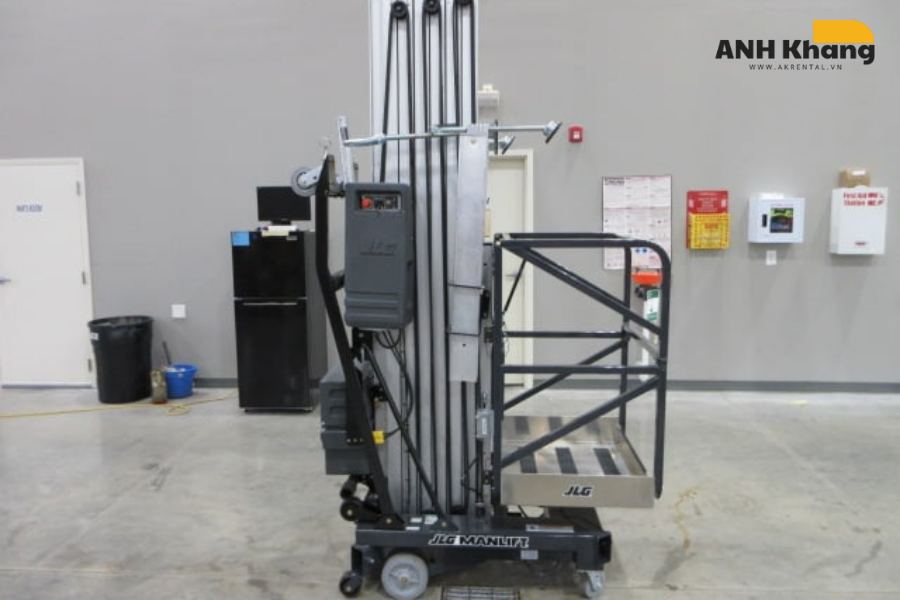 xe nâng người thẳng đứng JLG 38AM