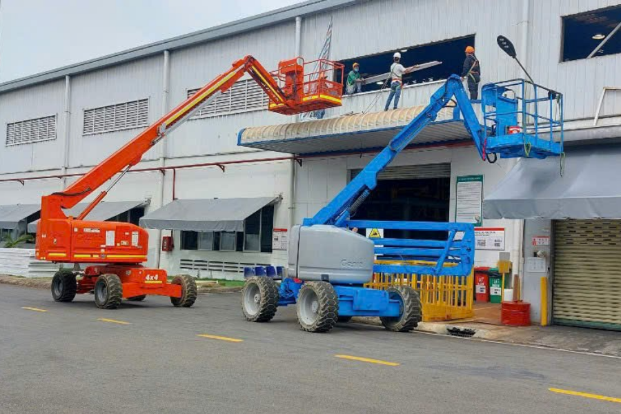 xe nâng khớp nối xoay