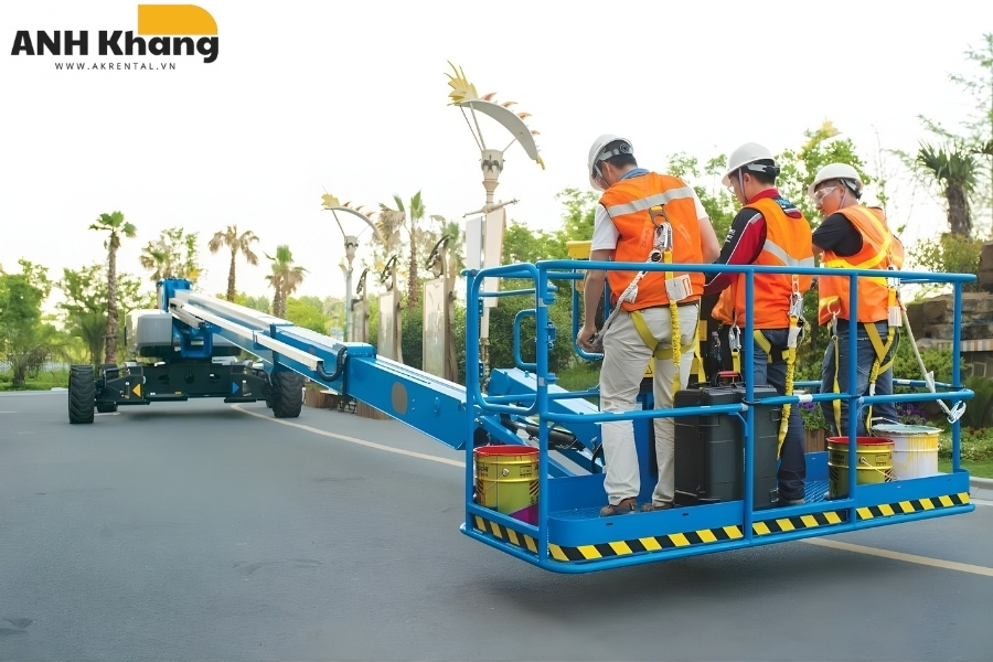 kinh nghiem khi thue xe nang nguoi cho doanh nghiep : yếu tố ảnh hưởng giá thuê