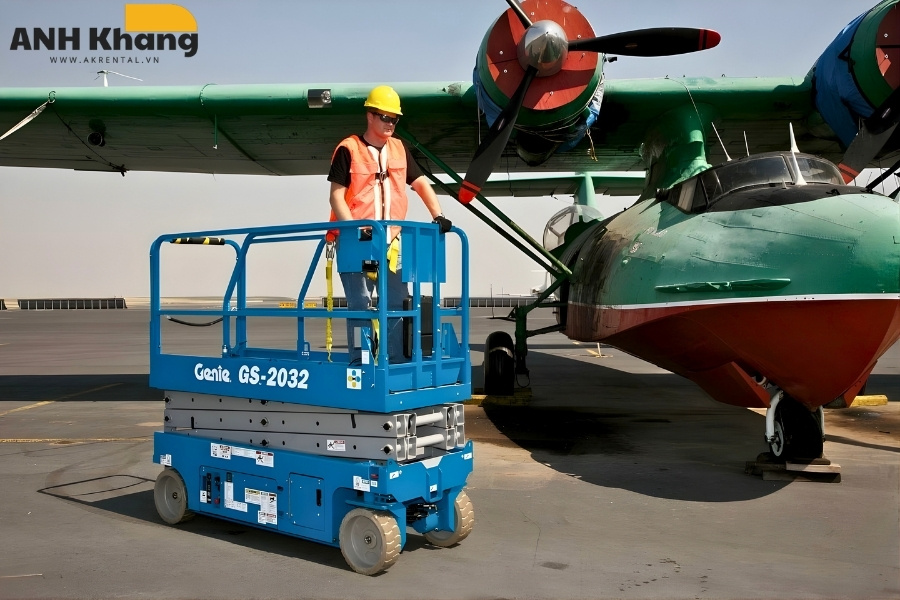 may nang cat keo lam viec dang tin cay trong nhieu dieu kien xe nâng dạng cắt kéo