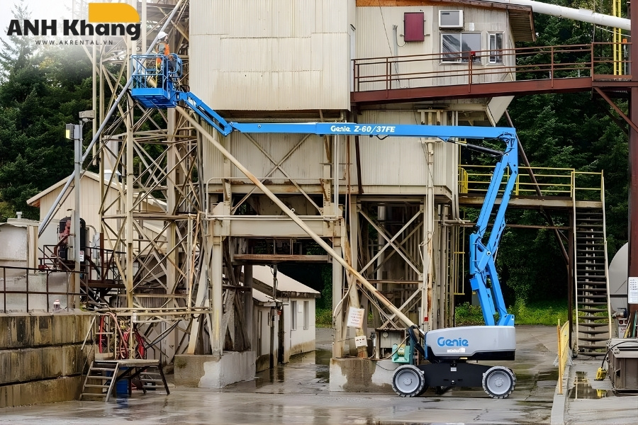 ung dung cua xe nang nguoi lam viec tren cao Ứng dụng xe nâng người