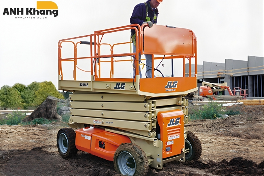 xe nang nguoi la thiet bi co khi chuyen dung dung de nang ha Giới thiệu về xe nâng người