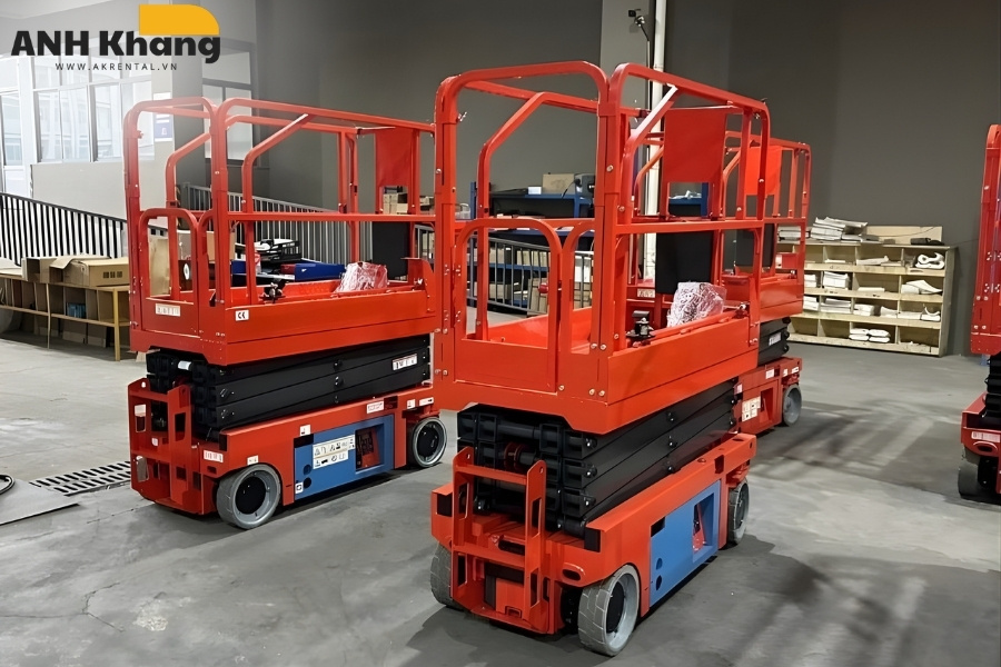 xe thang nang nguoi co nhieu uu diem vuot troi khac nhau ưu nhược điểm xe nâng