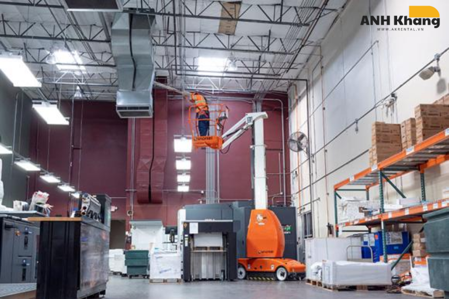 50 Xe nâng điện Snorkel tiết kiệm