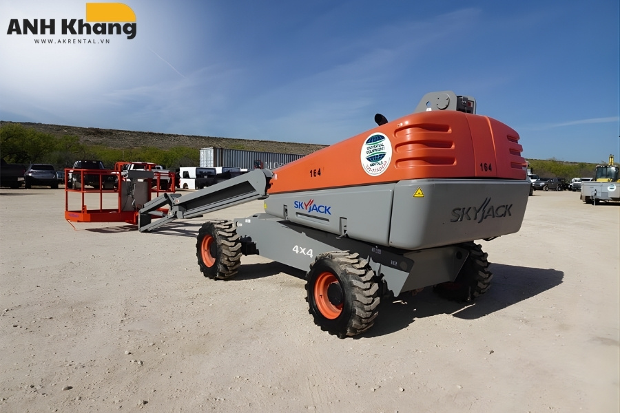 lam viec tren cao de dang hon bao gio het voi xe nang nguoi skyjack hien dai Xe nâng 20m hãng Skyjack