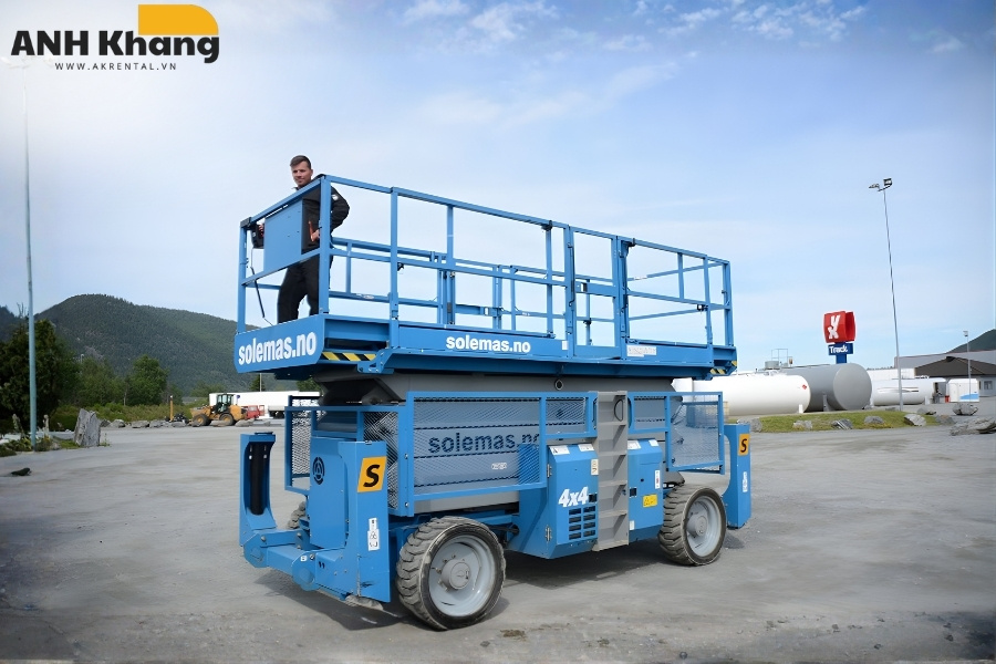 xe cat keo nang nguoi 14m van hanh em ai gio nang mo rong de cham soc Ứng dụng xe nâng 14m