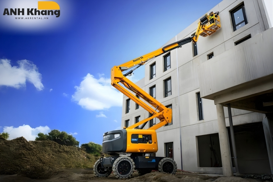 xe nang nguoi 18m z boom lift linh hoat manh me phu hop thi cong ngoai troi Xe nâng người làm việc ngoài trời