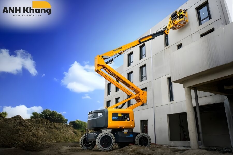 xe nang nguoi haulotte dang boom lift 14m nguon internet xe nâng người Haulotte chính hãng