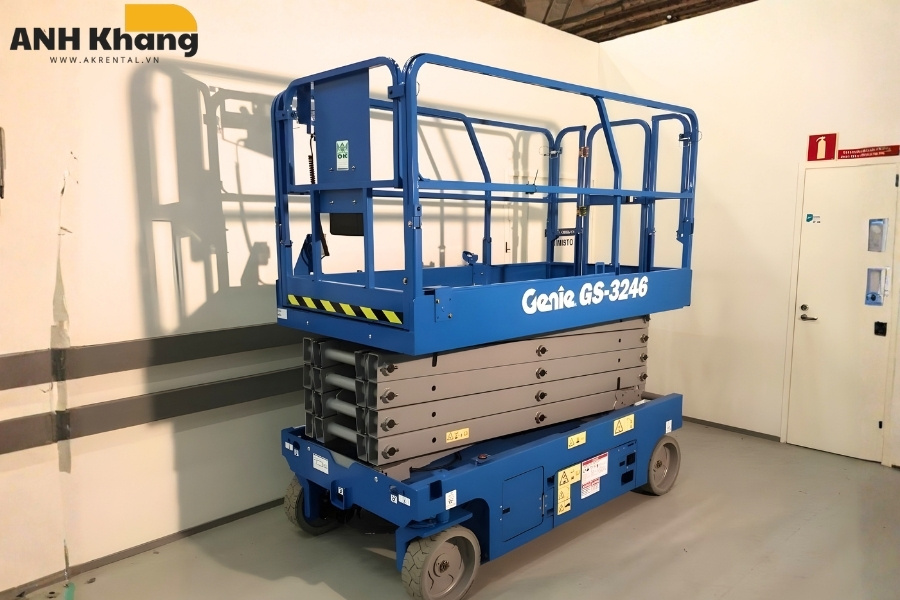electric scissor lift chay bang dien cua ac quy tich tru nang luong Electric cắt kéo vận hành êm